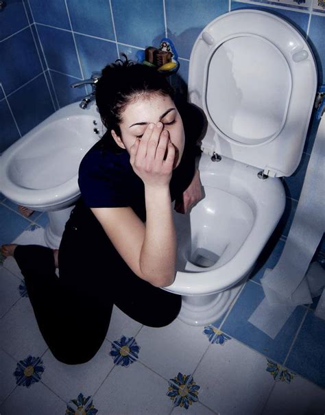 To help you understand why you have to go to the bathroom so much, here are the most common causes of frequent urination. . Go to the toilet